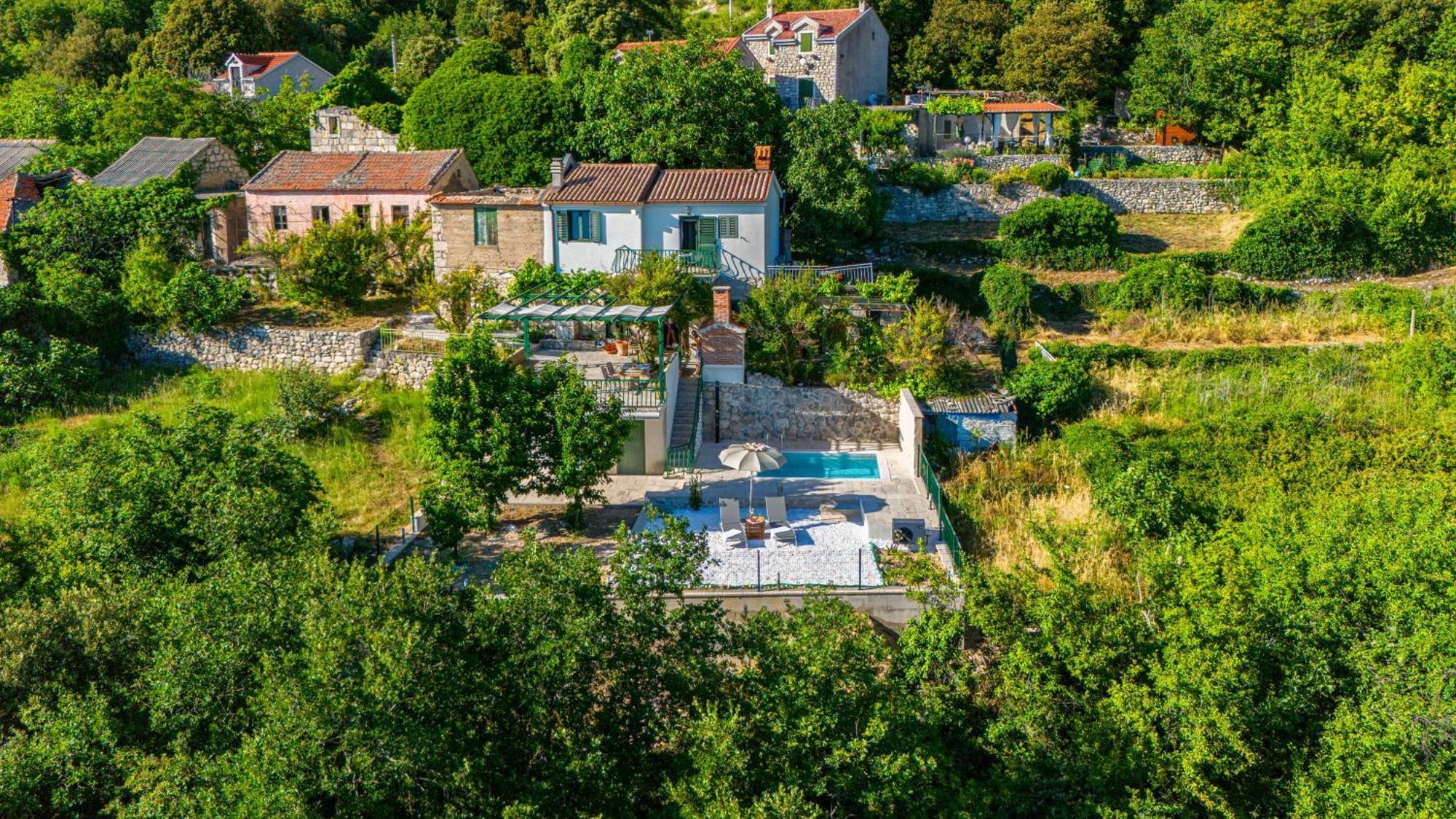 House Dida Mate - Cozy House In Nature With Heated Pool Tučepi Exteriör bild